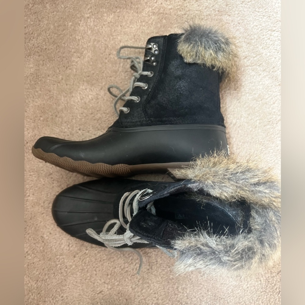 Sperry fur boots 9.5